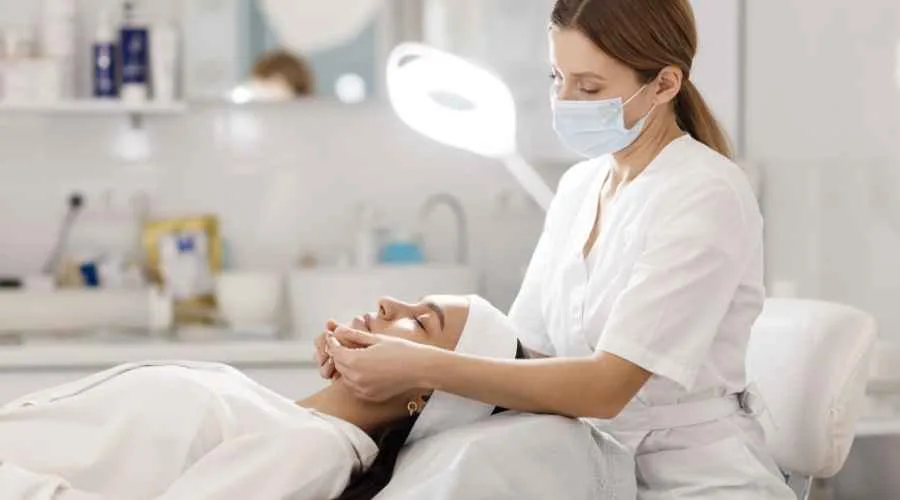 Estetisyen Maaşı Kocaeli 2026: Medikal Estetik, Klinik ve Salon Ücretleri